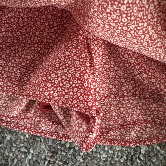 Abercrombie & Fitch Red Floral Skater Skort Size Medium womens - Picture 3 of 10